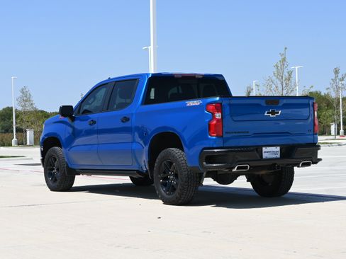 Used 2022 Chevrolet Silverado 1500 LT Trail Boss w/ LT Trail Boss Premium Package AWD/4WD image 7