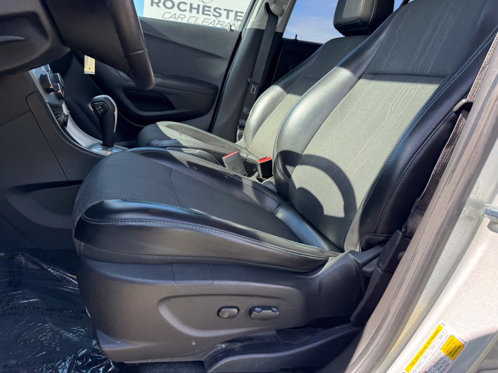 Used 2015 Chevrolet Trax LT w/ LT Sun and Sound Package FWD image 6