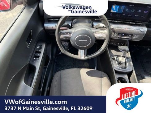 Used 2025 Hyundai Kona SEL AWD/4WD image 15