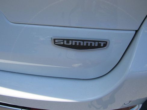 Used 2025 Jeep Grand Cherokee L Summit AWD/4WD image 16
