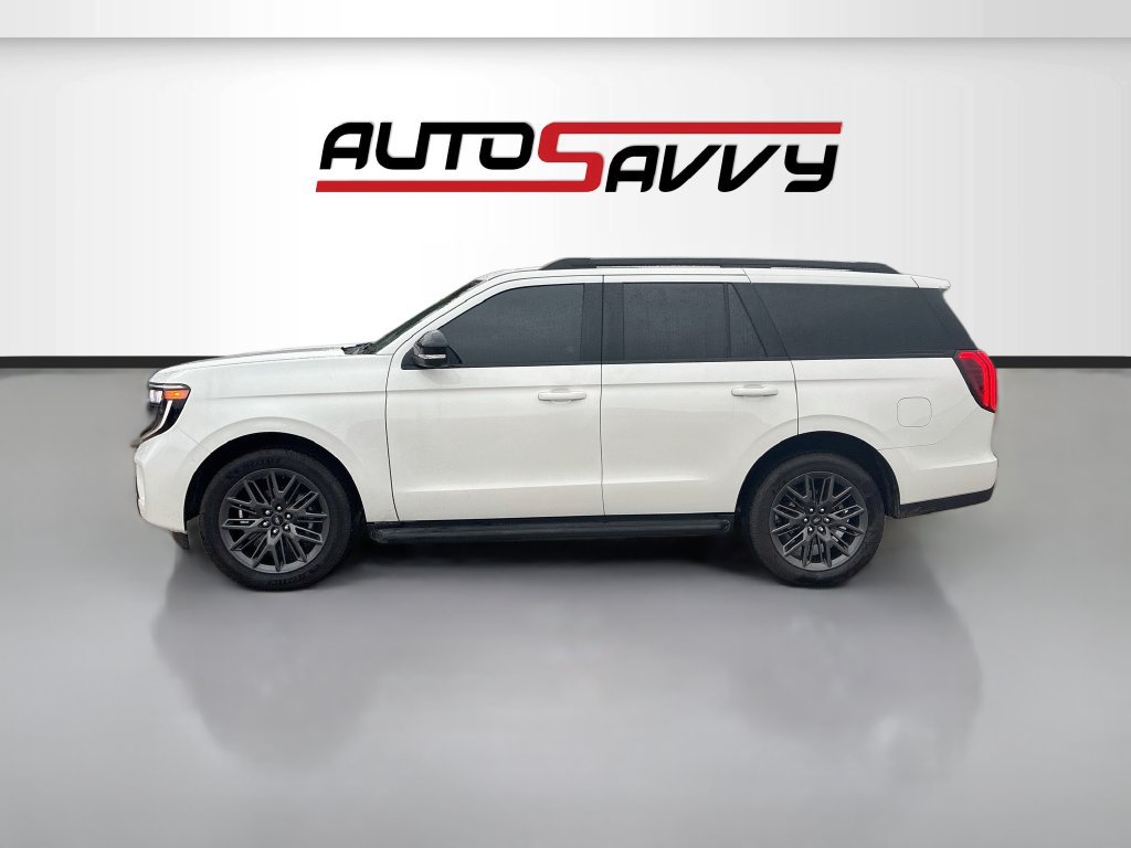 Used 2026 Ford Expedition Platinum w/ Stealth Appearance Package AWD/4WD image 4