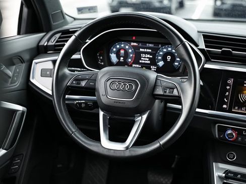 Used 2024 Audi Q3 2.0T Premium image 29