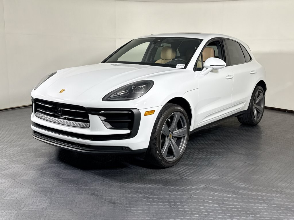 Certified 2023 Porsche Macan AWD/4WD image 1