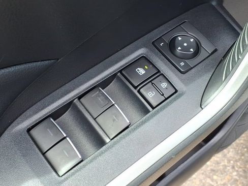 Used 2022 Toyota RAV4 XLE w/ Convenience Package AWD/4WD image 16