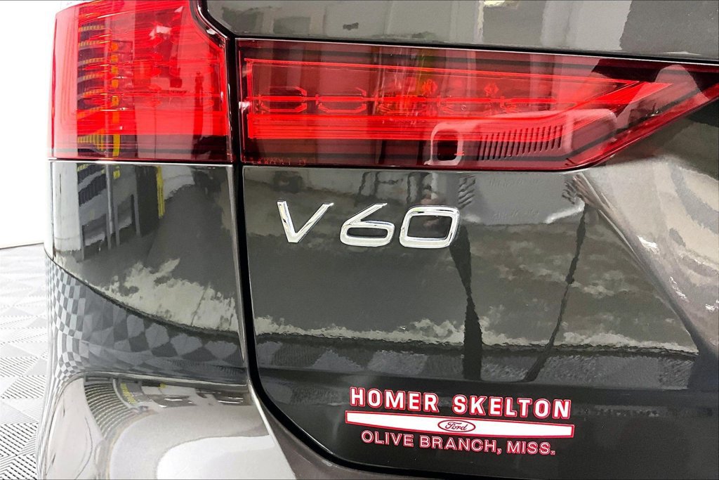 Used 2025 Volvo V60 B5 Cross Country Plus AWD/4WD image 14
