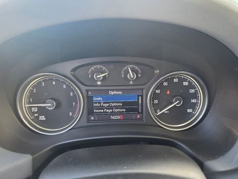 Used 2020 Buick Enclave Essence image 21