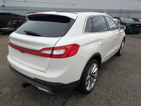Used 2017 Lincoln MKX Reserve w/ Driver Assistance Package AWD/4WD image 7