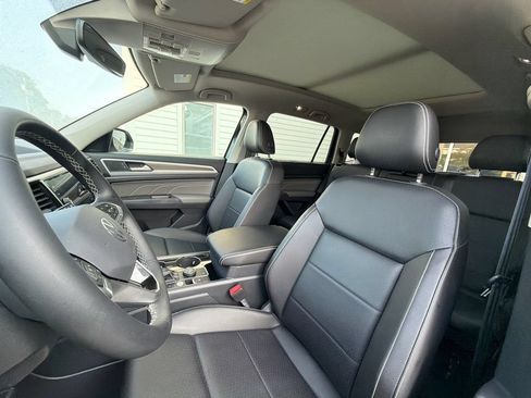 Used 2023 Volkswagen Atlas SEL AWD/4WD image 15