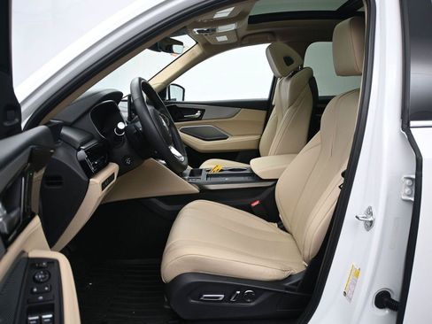 Used 2025 Acura MDX SH-AWD image 9