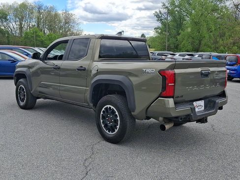 Used 2024 Toyota Tacoma TRD Off-Road AWD/4WD image 4