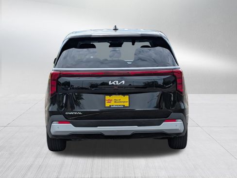 Certified 2026 Kia Carnival FWD image 6