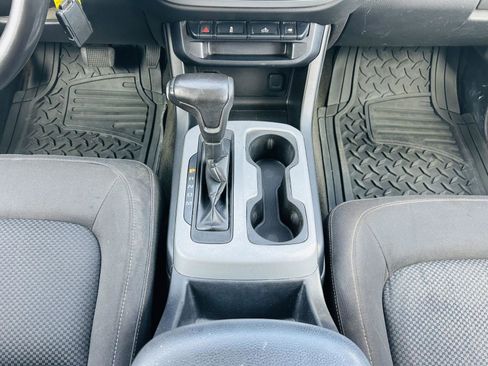 Used 2015 Chevrolet Colorado LT image 16