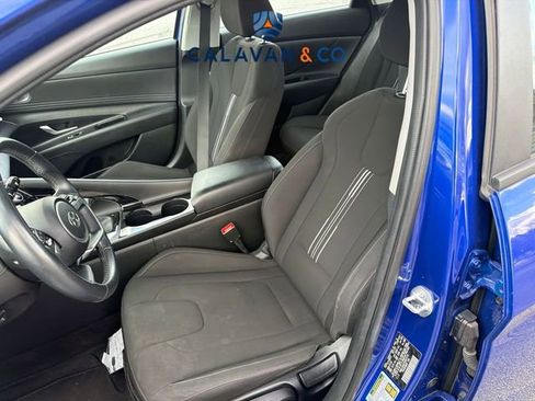 Used 2023 Hyundai Elantra SEL w/ Convenience Package FWD image 6