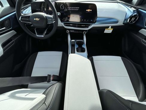 New 2026 Chevrolet Equinox EV LT AWD/4WD image 11