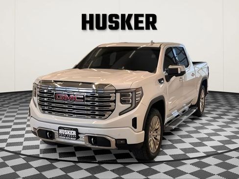 Certified 2022 GMC Sierra 1500 Denali w/ Denali Carbonpro Edition image 6