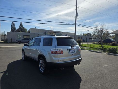 Used 2010 GMC Acadia SLT w/ Technology Package AWD/4WD image 6