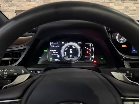 Used 2025 Lexus ES 300h w/ Premium Package image 15