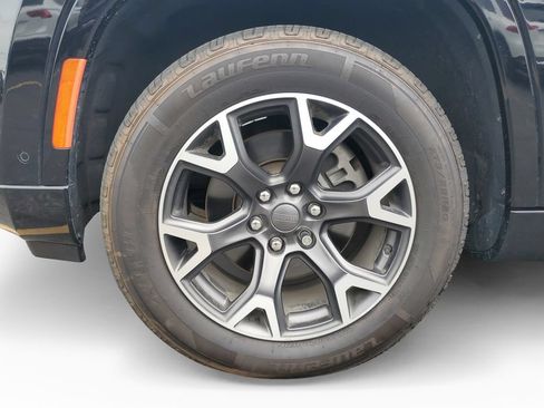 Used 2023 Jeep Wagoneer Series III w/ Preferred Equipment Group AWD/4WD image 28