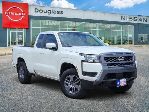 Certified 2025 Nissan Frontier SV AWD/4WD image 1