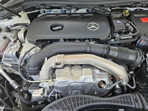 Used 2025 Mercedes-Benz GLA 250 image 22