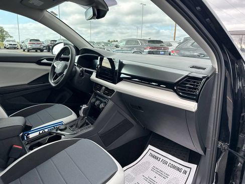 Certified 2025 Volkswagen Taos S AWD/4WD image 32