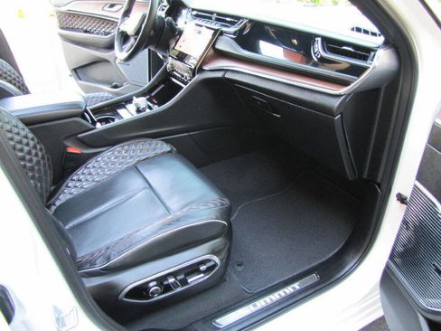 Used 2022 Jeep Grand Cherokee Summit w/ Advanced Protech Group IV image 23