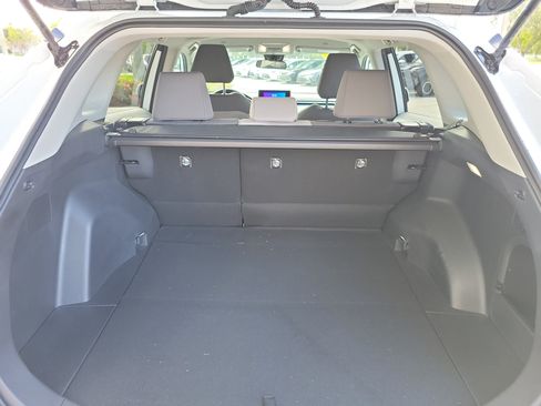 Used 2025 Toyota RAV4 XLE AWD/4WD image 11
