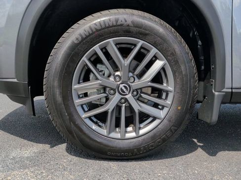 Used 2023 Nissan Rogue S FWD image 10