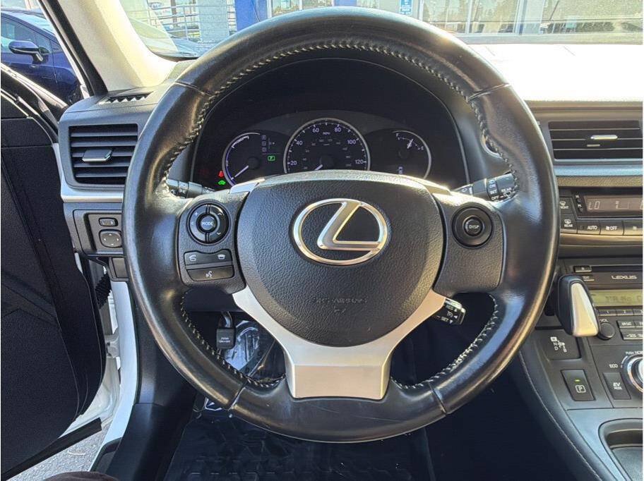 Used 2014 Lexus CT 200h FWD image 8