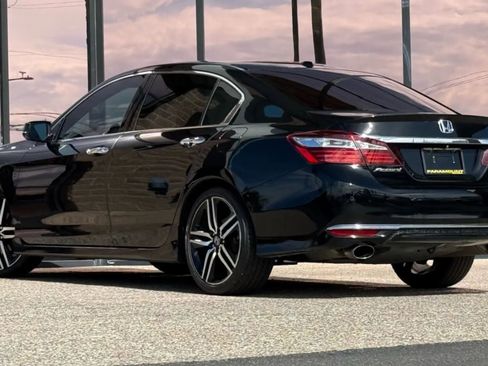 Used 2016 Honda Accord Touring image 7