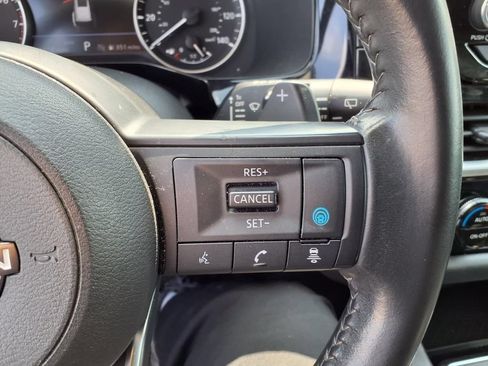 Used 2025 Nissan Pathfinder SV AWD/4WD image 14