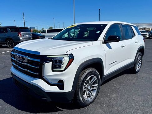 Used 2025 GMC Terrain Elevation w/ Technology Package II AWD/4WD image 3