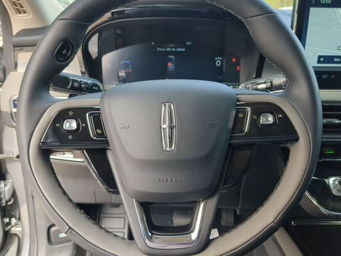 New 2026 Lincoln Corsair Premiere FWD image 13
