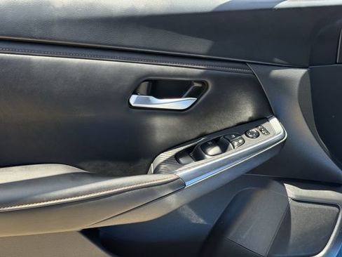 Used 2023 Nissan Sentra SR w/ Electronics Package FWD image 24