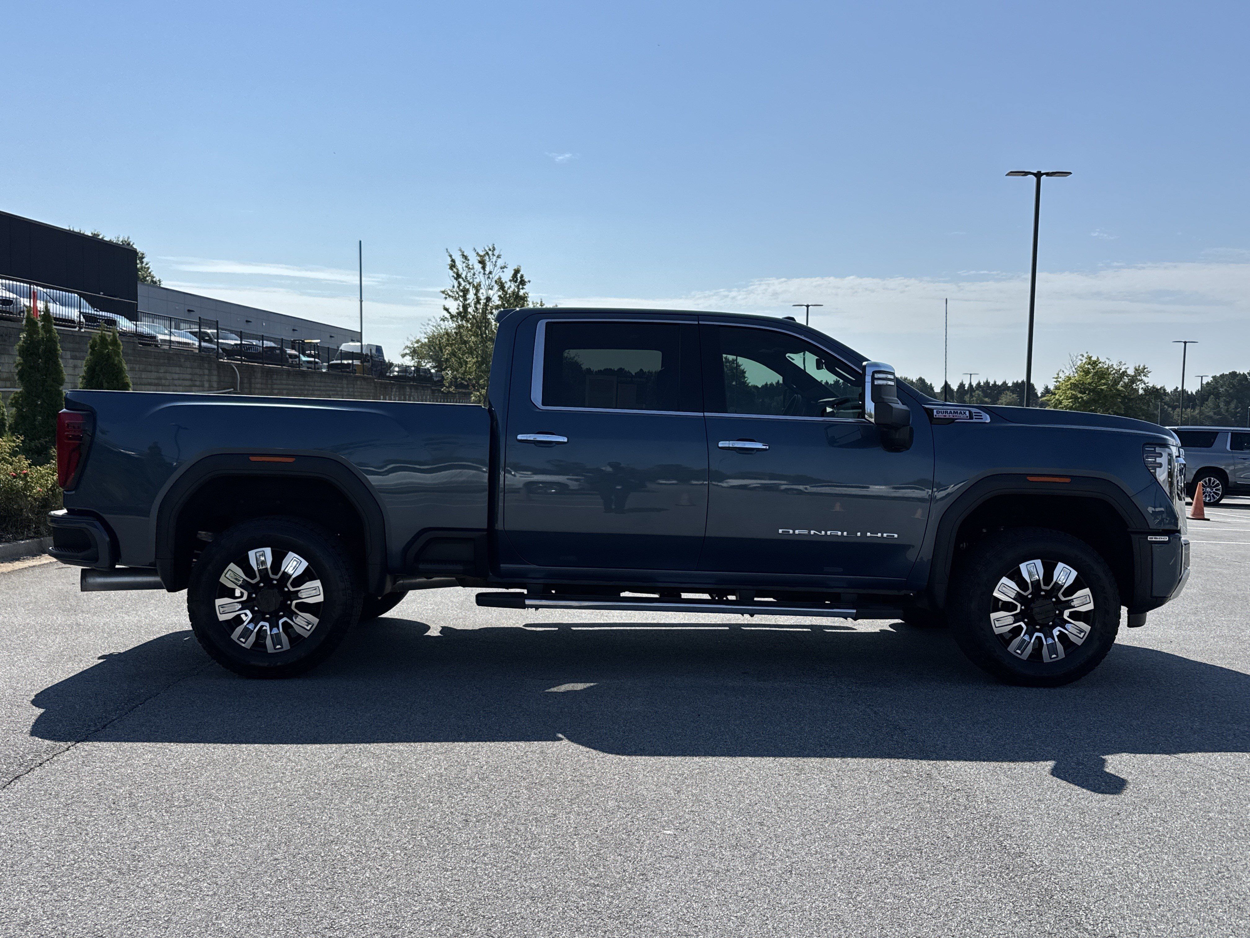 Used 2025 GMC Sierra 2500 Denali w/ Denali Reserve Package AWD/4WD image 11