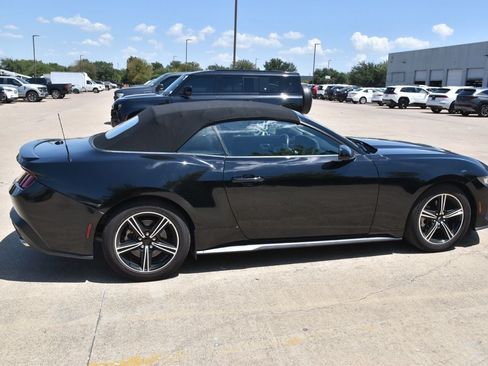 Used 2025 Ford Mustang Premium RWD image 6