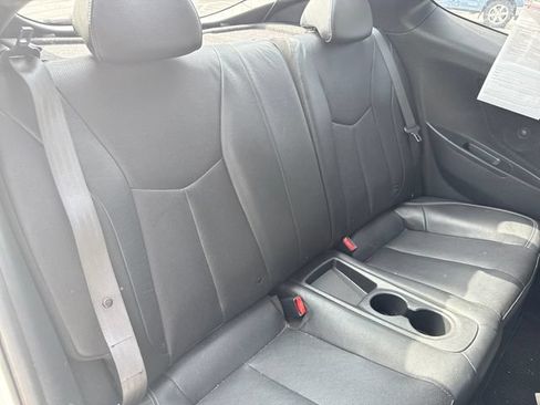 Used 2015 Hyundai Veloster Turbo FWD image 14