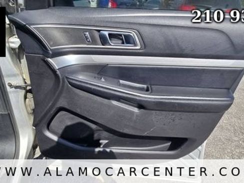 Used 2016 Ford Explorer XLT w/ Equipment Group 202A FWD image 17
