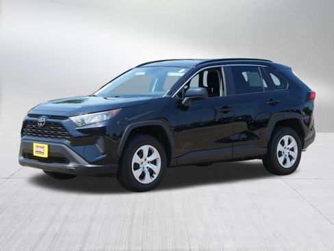 Used 2021 Toyota RAV4 LE AWD/4WD image 3