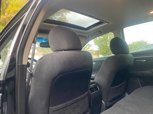 Used 2015 Nissan Altima 2.5 SV w/ Convenience Package image 12