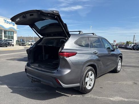 Used 2020 Toyota Highlander LE AWD/4WD image 24
