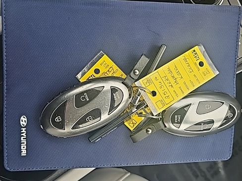 Used 2024 Hyundai Kona Limited image 26