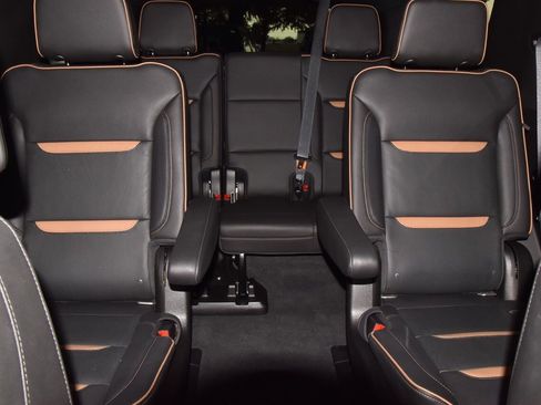 Used 2021 GMC Yukon AT4 w/ AT4 Premium Plus Package image 23