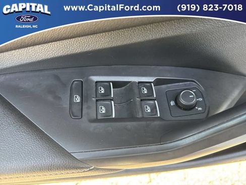 Used 2025 Volkswagen Jetta Sport FWD image 21