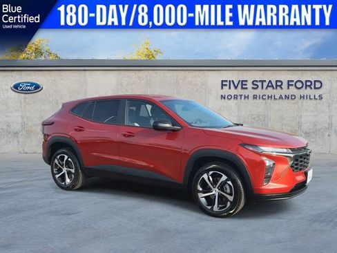 Used 2024 Chevrolet Trax RS FWD image 2