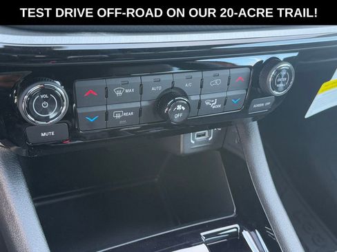 New 2026 Jeep Compass Trailhawk image 14