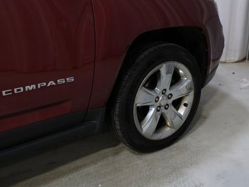 Used 2016 Jeep Compass Latitude image 26
