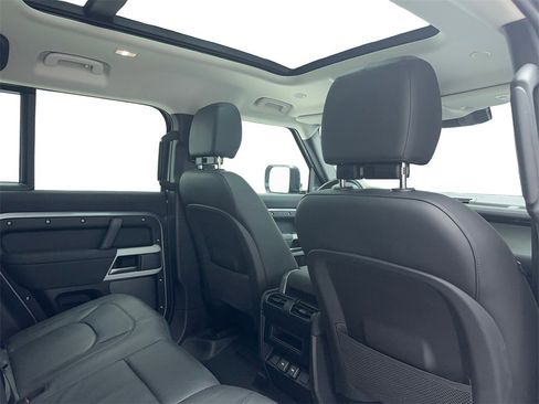 Used 2023 Land Rover Defender 110 SE image 48