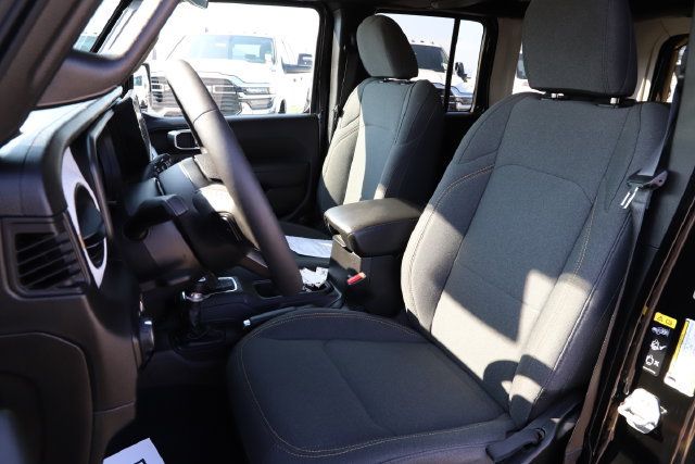 Used 2025 Jeep Wrangler Unlimited Sport AWD/4WD image 12