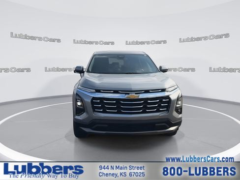 Used 2025 Chevrolet Equinox LT image 3